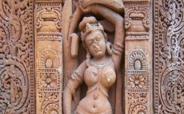 The Place Of Kāma Among Other Puruṣārthas: A Sanskrit Poetics Perspective